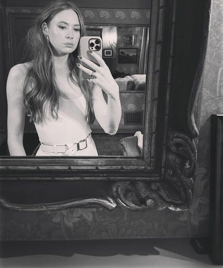 Karen Gillan photo 209