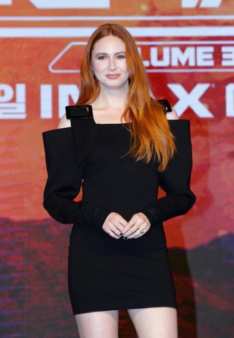 Karen Gillan photo 213