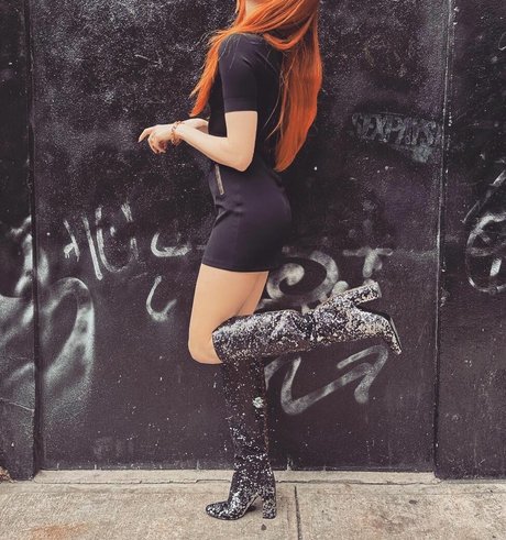 Karen Gillan photo 300
