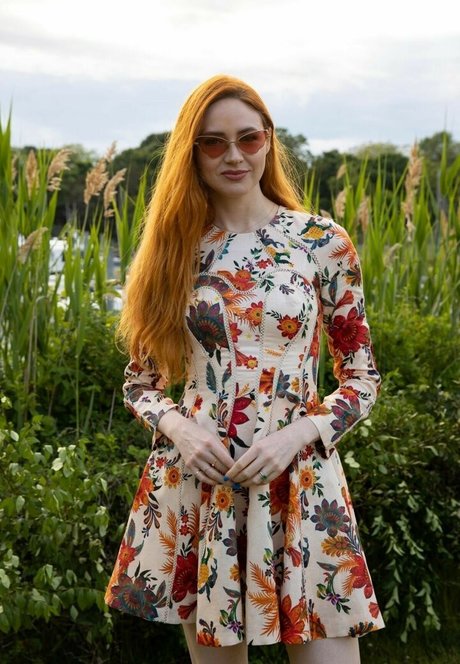 Karen Gillan photo 337