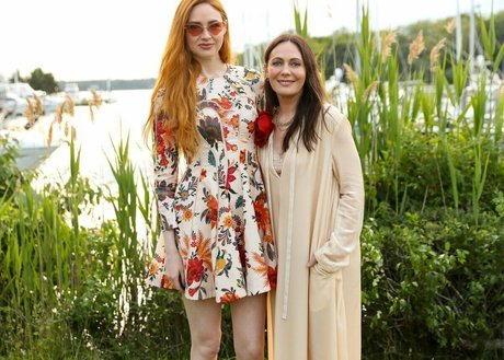 Karen Gillan photo 338