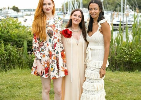 Karen Gillan photo 341
