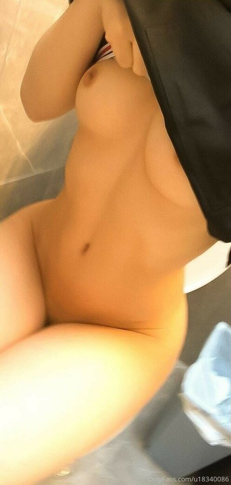 Karen Xo photo 11