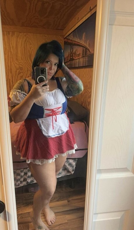 Karen Xo photo 22