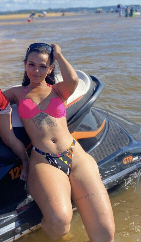 Karina Ferreira photo 17