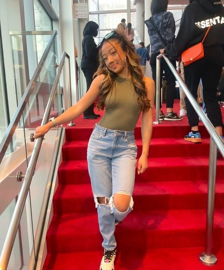 Karina Timkiv photo 30