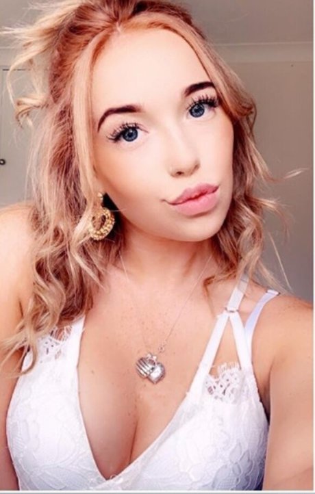 Karina Williamson photo 15