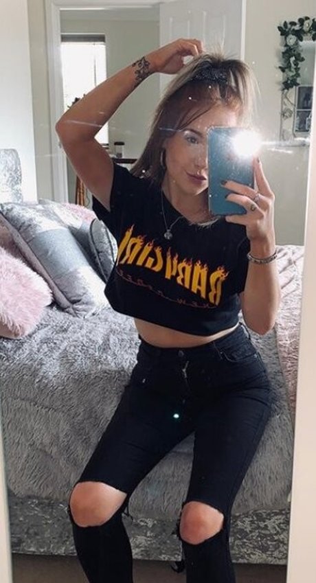 Karina Williamson photo 26