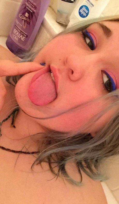 Karmatheslut777 photo 13