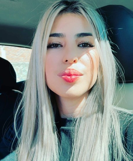 Karol Smith photo 131