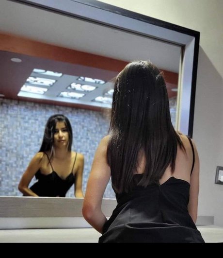 Karol Smith photo 270