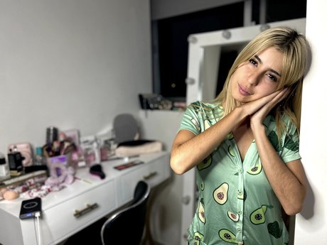 Karol Smith photo 299