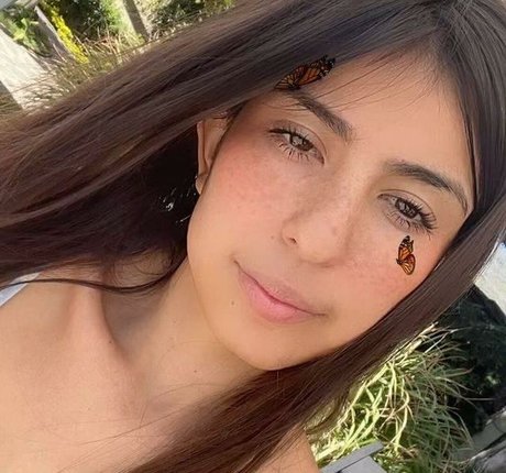 Karol Smith photo 960