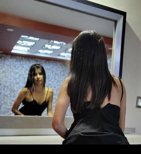 Karol Smith photo 978