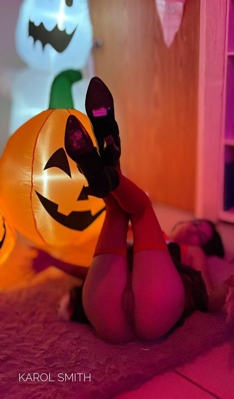 Karol Smith photo 1162