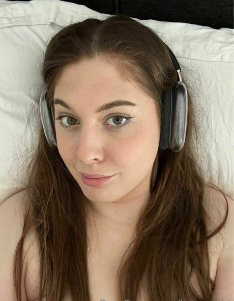 Karol Smith photo 1384