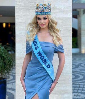 Karolina Bielawska photo 5