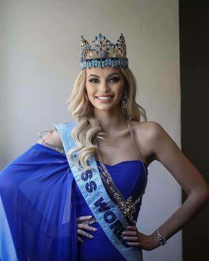 Karolina Bielawska photo 99
