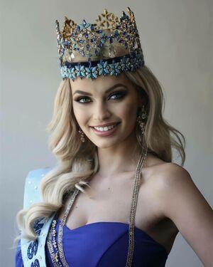 Karolina Bielawska photo 103