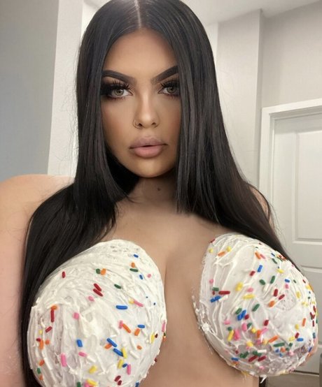 Kate Strada photo 43