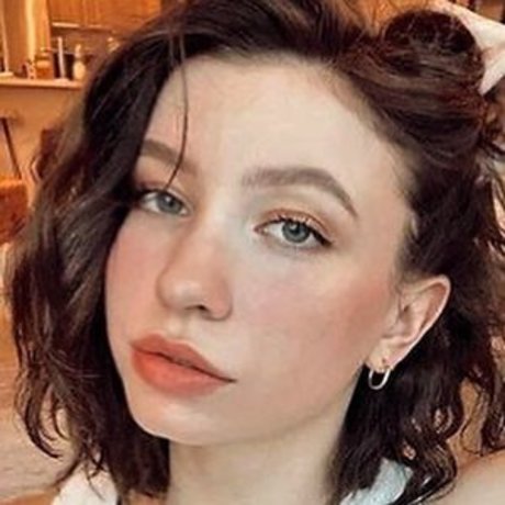 Katelyn Nacon photo 25