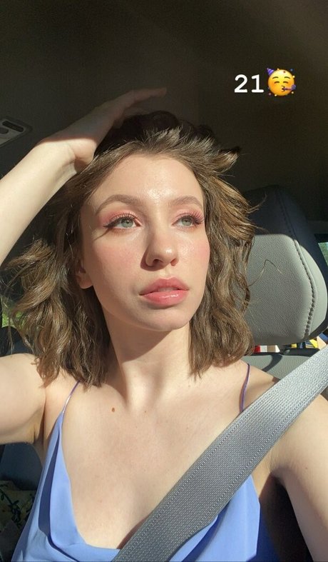 Katelyn Nacon photo 29