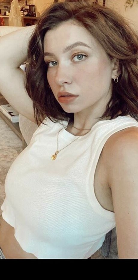 Katelyn Nacon photo 33