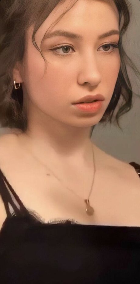 Katelyn Nacon photo 40