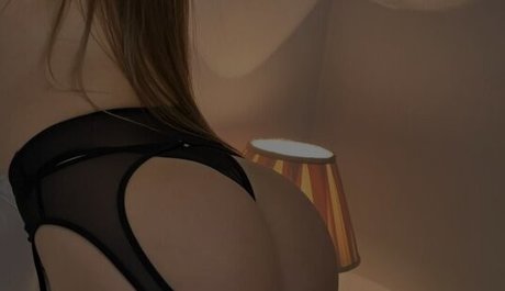 KateMonogamish photo 17