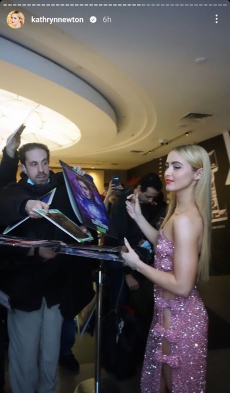 Kathryn Newton photo 3