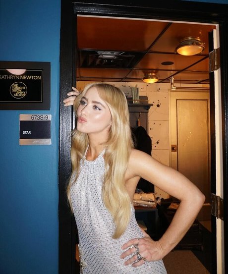 Kathryn Newton photo 6