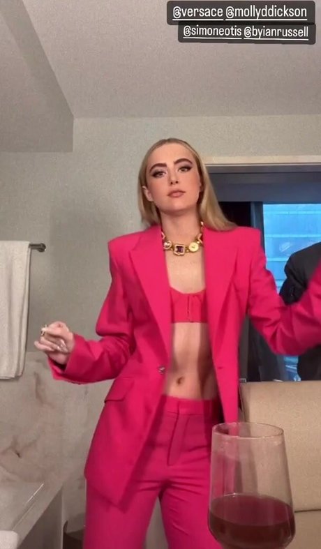 Kathryn Newton photo 7