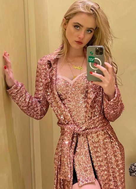 Kathryn Newton photo 26