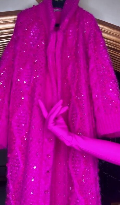 Kathryn Newton photo 29