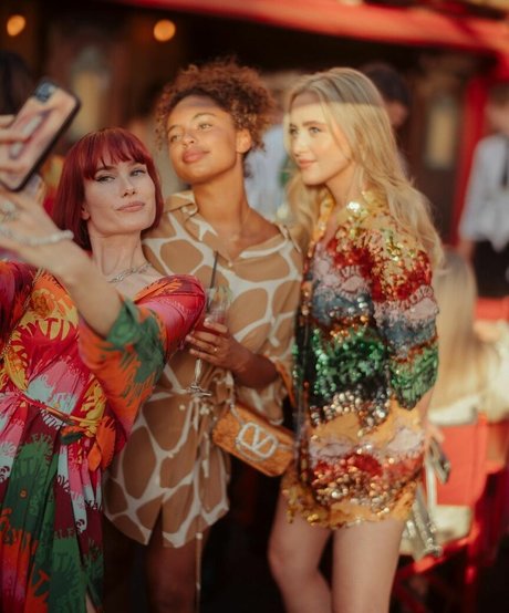 Kathryn Newton photo 40