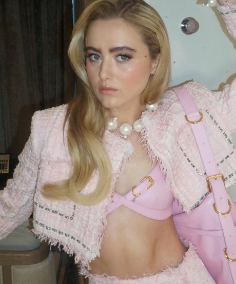 Kathryn Newton photo 59