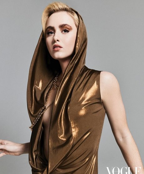 Kathryn Newton photo 60