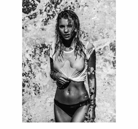 Kathryn Newton photo 75