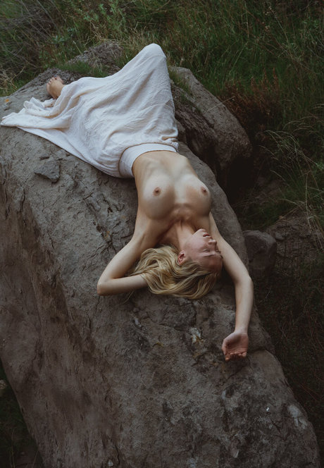 Kathryniacometti photo 19