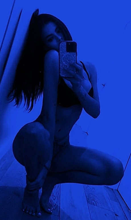Katie Bell photo 51