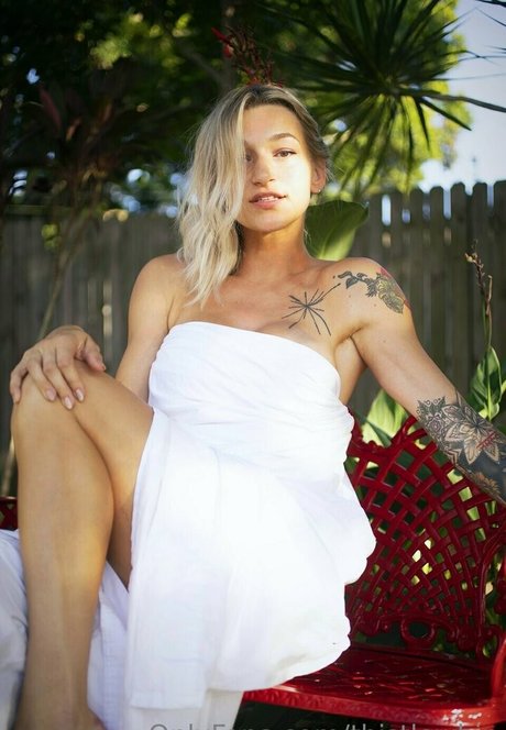 Katie Sunrat photo 14