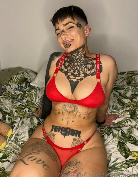 Katrina Hodge photo 16