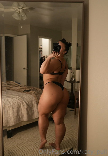 Katy Pull photo 31