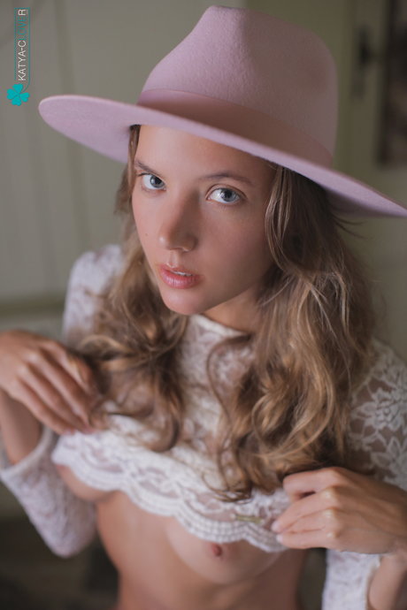 Katya Clover photo 528