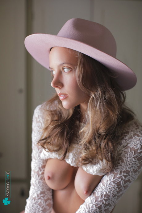 Katya Clover photo 580