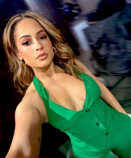 Kayla Braxton photo 147