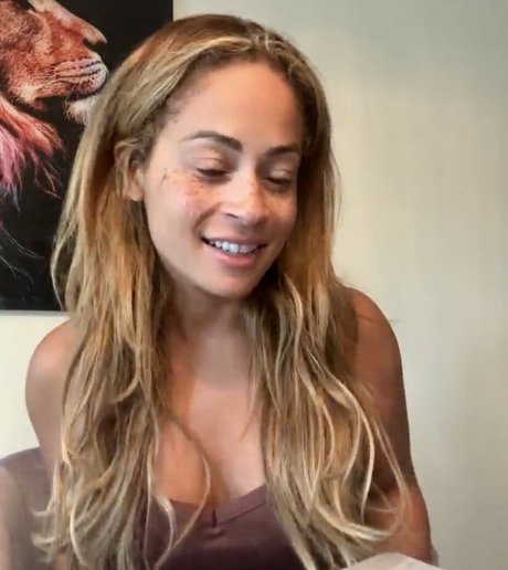 Kayla Braxton photo 265