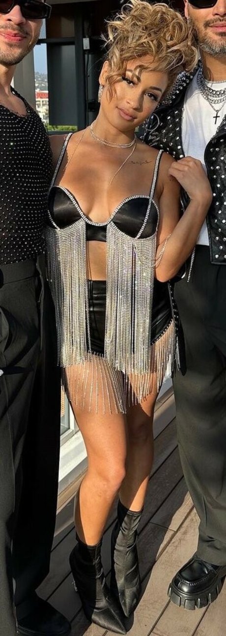 Kayla Braxton photo 300