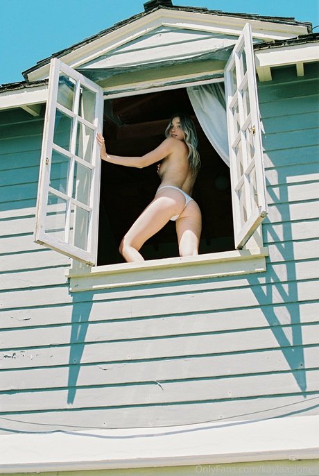 Kayla Jones photo 35