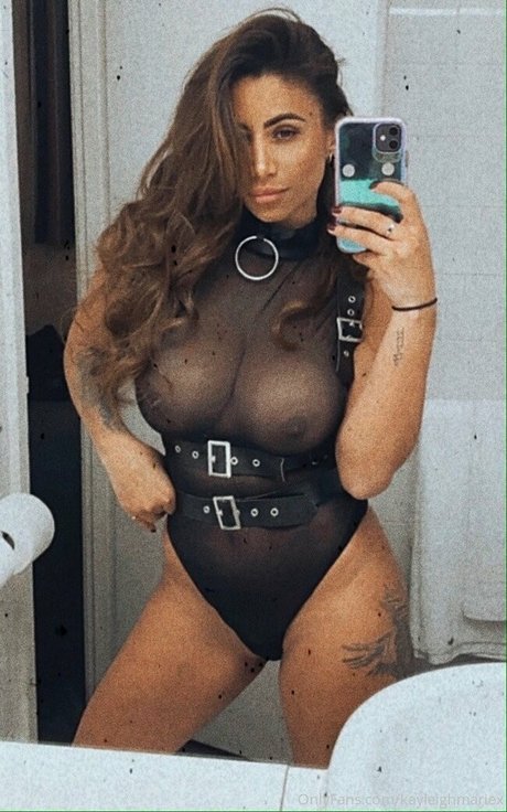 Kayleigh Morris photo 28